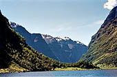 Norvegia, la regione dei fiordi, vedute durante la gita in battello lungo l'Aurlandsfjord e il Noeroyfjord. 